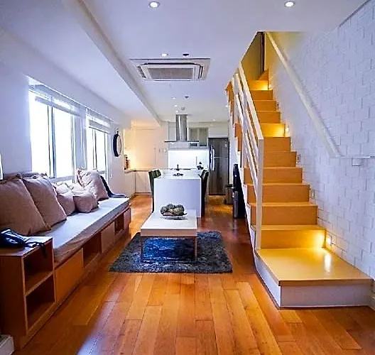 Cozy Modern Loft: Your Stylish Away From