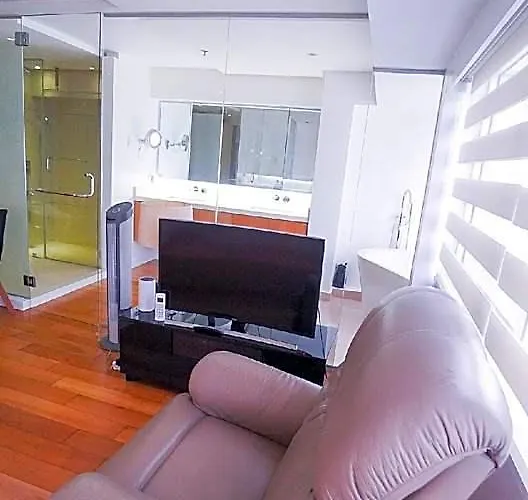 Cozy Modern Loft: Your Stylish Away From 4*